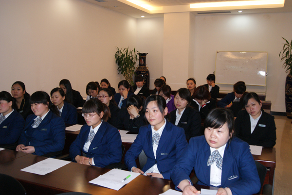 譚小芳教授纖檢所服裝銷售培訓完滿結束